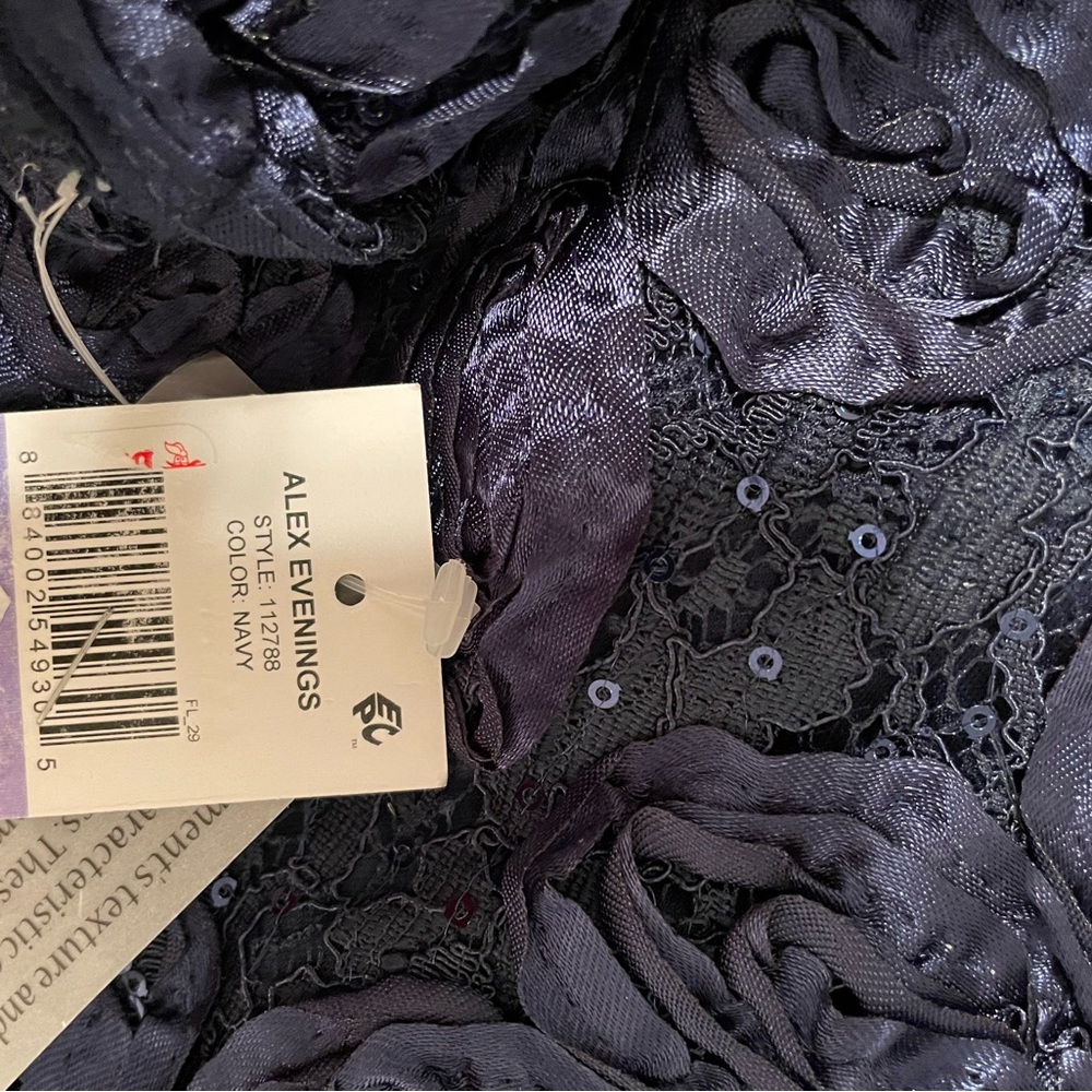 Alex
Evenings
Embellished
Gown Dress size 12 14 Navy Blue or 14P petite - Picture 4 of 16
